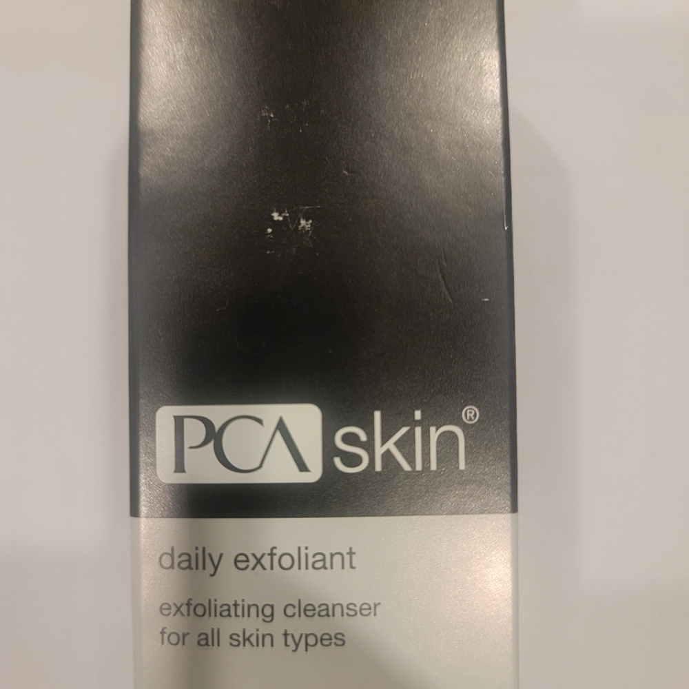 PCA Skin Daily Exfoliant Cleanser - Black and White - Picture 2 of 6